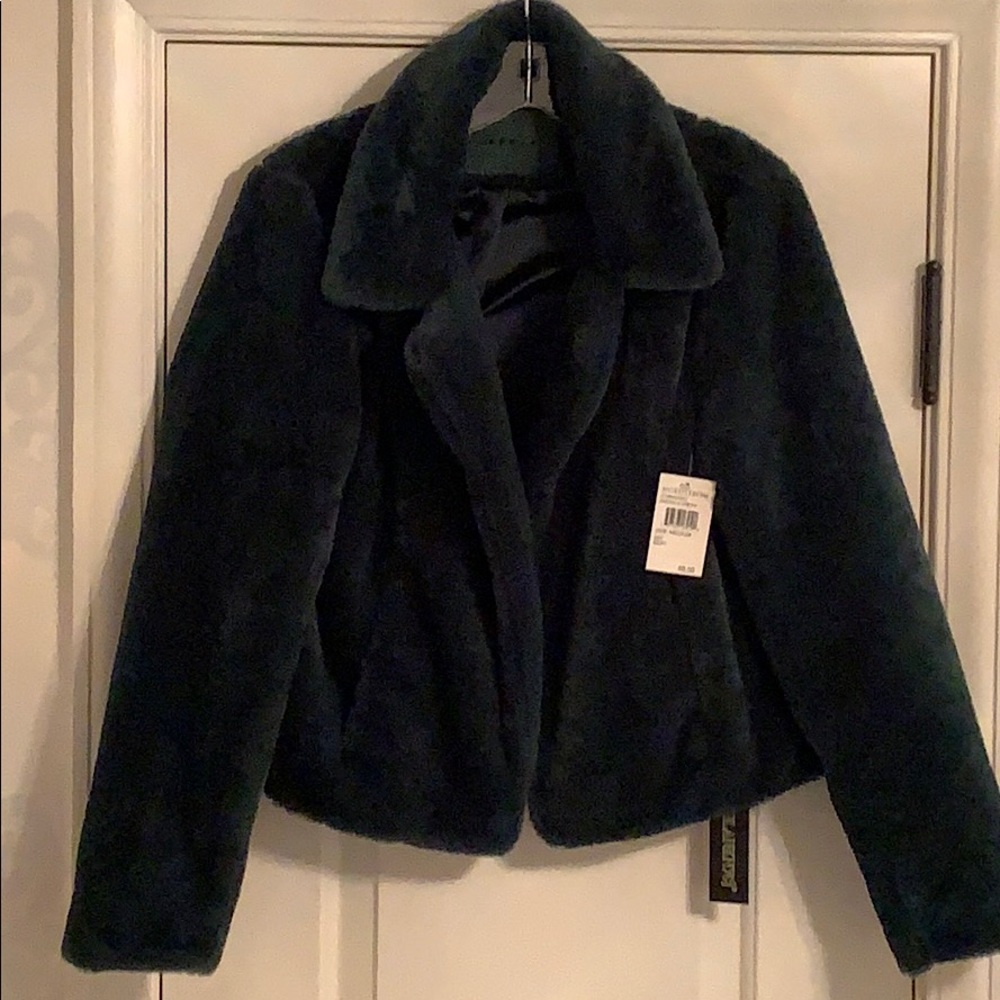 Blank NYC crop COAT